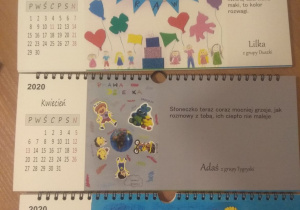 Zdjęcie przedstawia niektóre prace dzieci zamieszczone w kalendarzu.